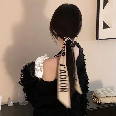 春燕展翅
